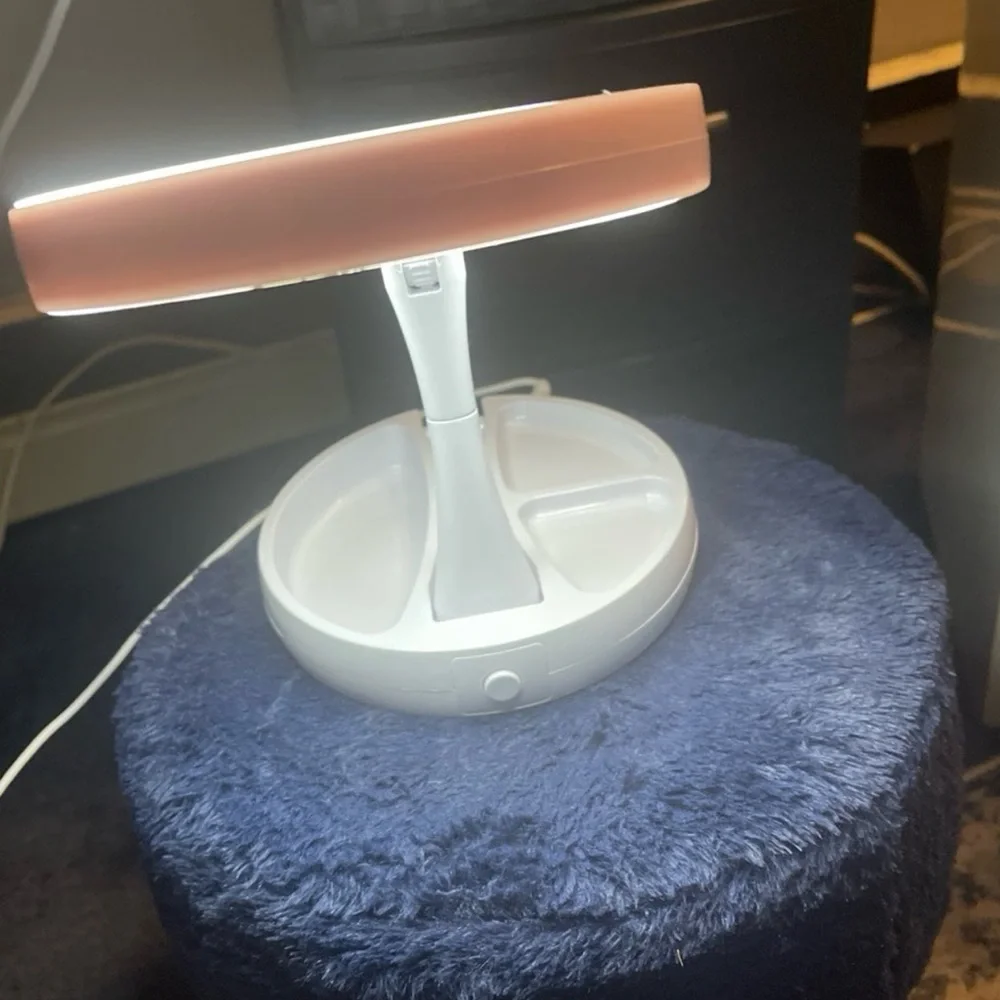 Dual purpose LED mirror tricolor lightening